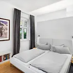 Im Blauen Haus Eg *