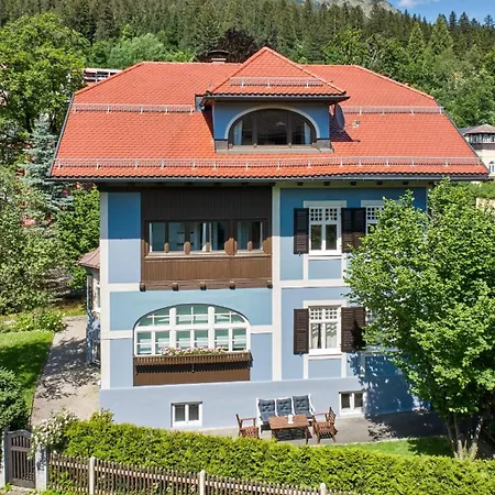 Im Blauen Haus Eg *